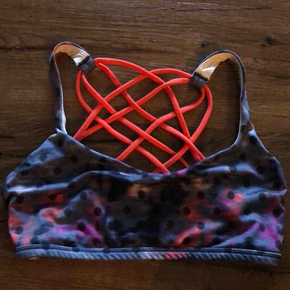 Lululemon sports bra